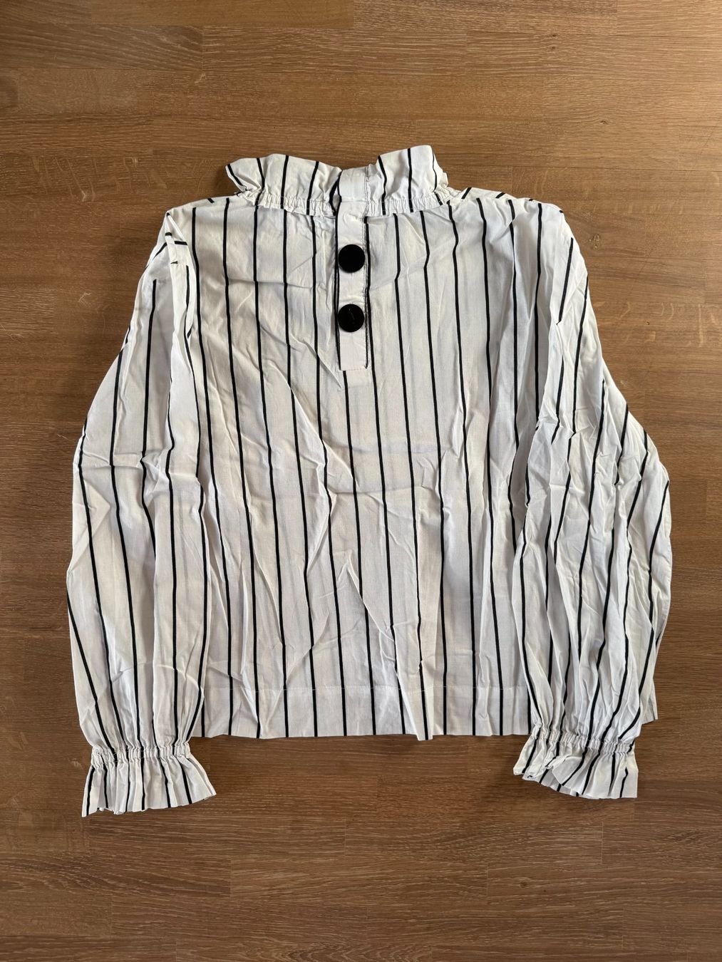 Zara Top: Blouse rayée Zara col volanté – Usato da Rossemaison venduto da Carduelis 1