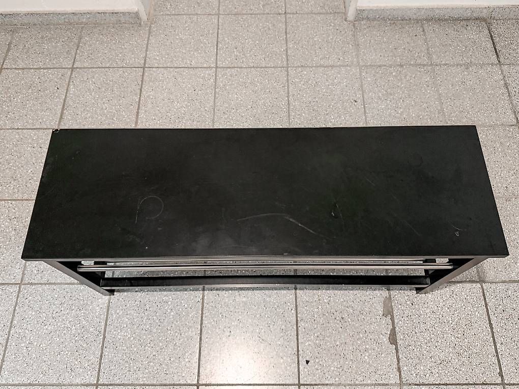 Guardaroba: IKEA TJUSIG Schuhgestell schwarz – Usato da Schwerzenbach venduto da Lik3 1