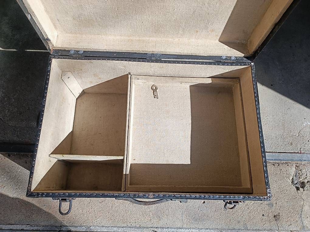 Caisses de transport: Offizierskiste – D'occasion à Estavayer-le-Lac par Scosde 1