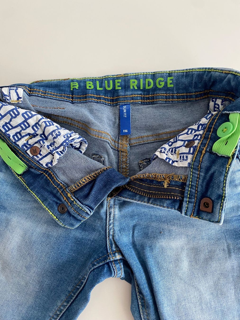 Hosen: Jeans kurze Hose 116 – Gebraucht aus Dübendorf von son_hy5t 1