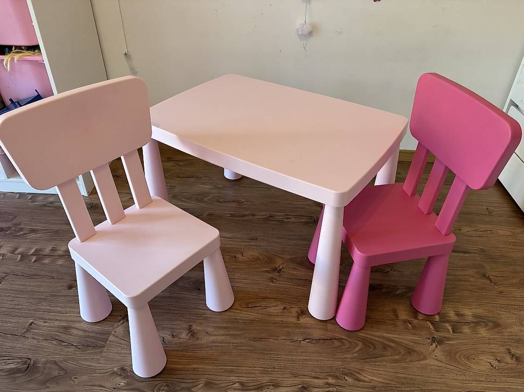 Set di tavolo e panche: Kinderstuhl und Tisch Gratis  – Usato da Bülach venduto da coc_8fs7 1