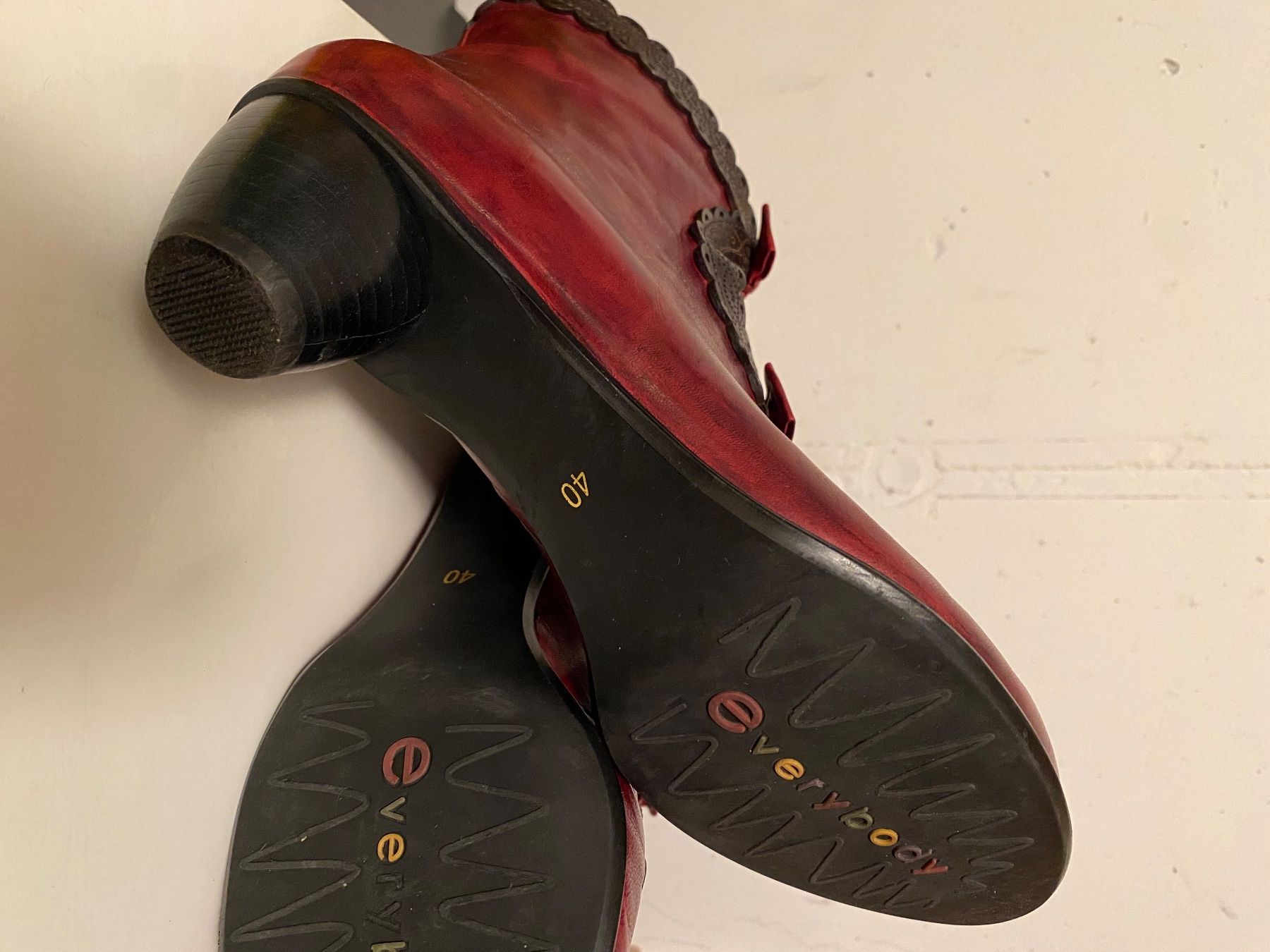 Scarpe da donna: Damenschuh Grösse 40 – Usato da Russikon venduto da Honolulu-2019 2