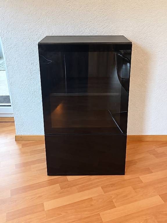 Vitrines: Zwei IKEA-Vitrinenschränke  einzeln oder als Set – D'occasion à Wittenbach par gus_f92x 1