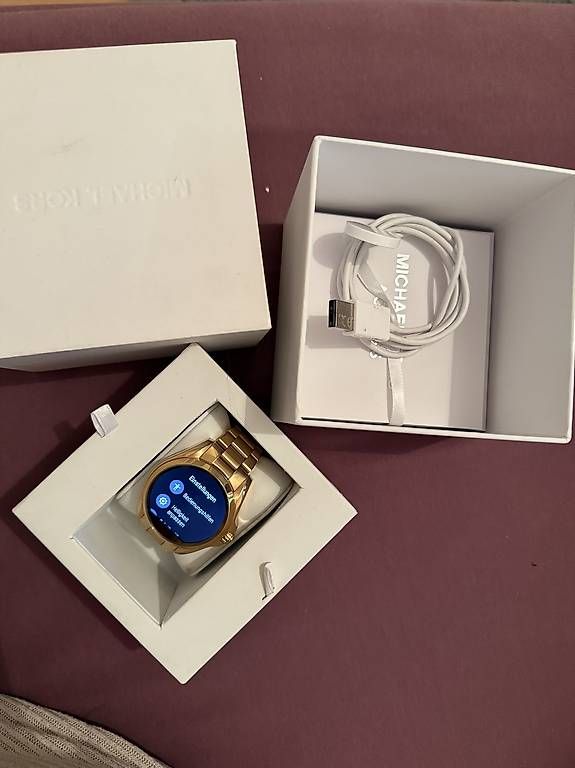 Smartwatch: Michael Kors Smartwatch  – Usato da Herisau venduto da nik_vb25