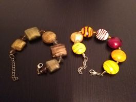 Zwei Armbänder aus Murano Glas