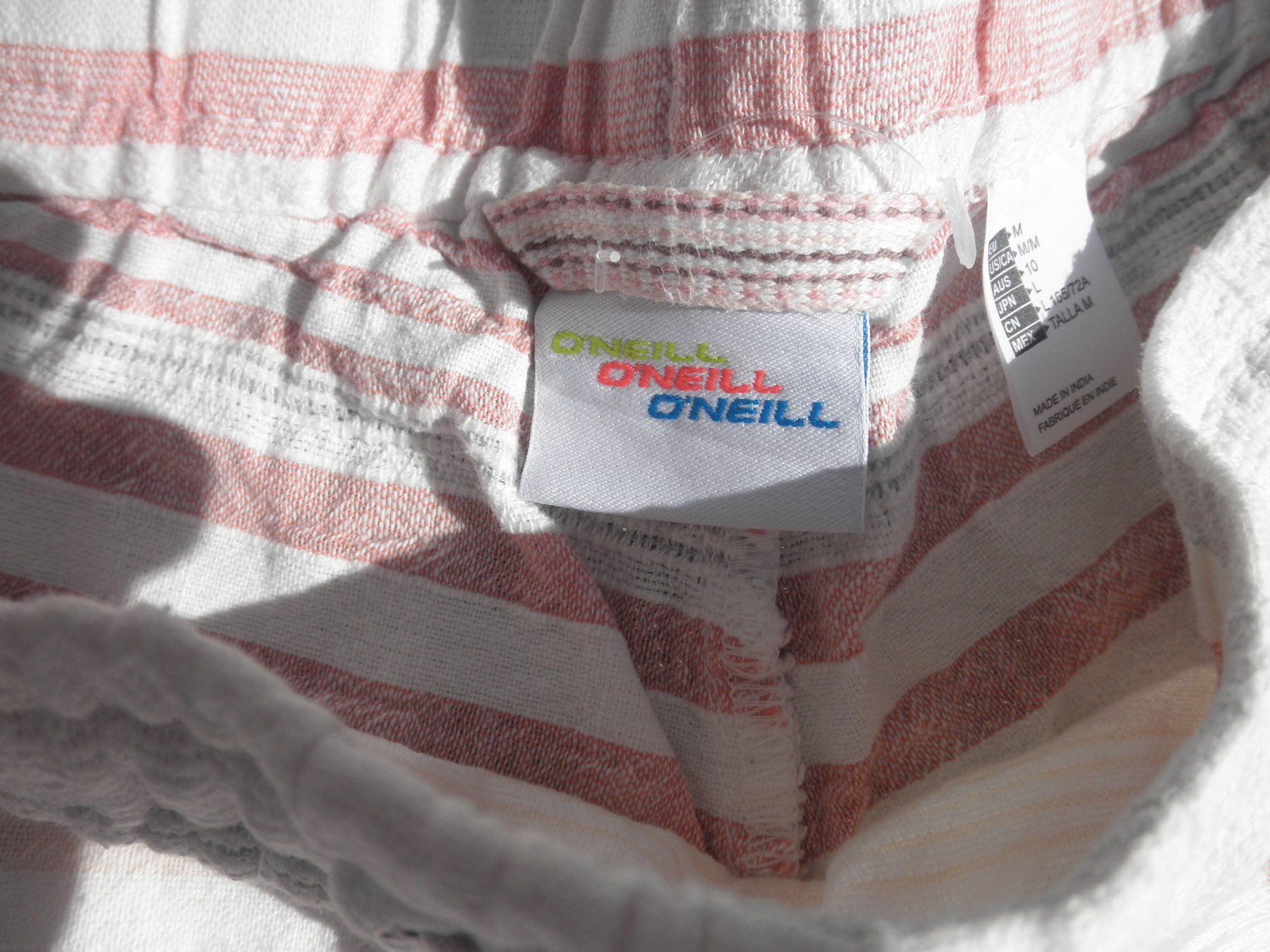 Lotti di vestiti: O' Neill Set Shorts und Kapuzenpulli – Usato da Buttwil venduto da Engelhaar 8