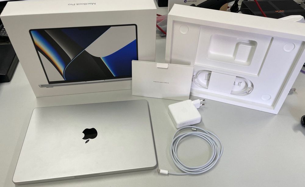 MacBook Pro 14