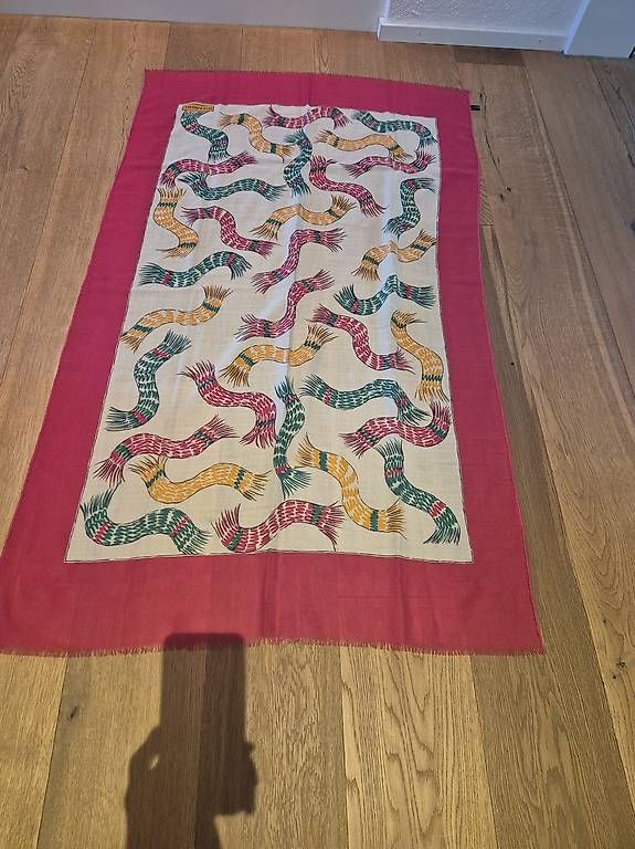 Foulard & Sciarpe: Foulard Givenchy Paris – Usato da Chur venduto da chrigebrunner 2