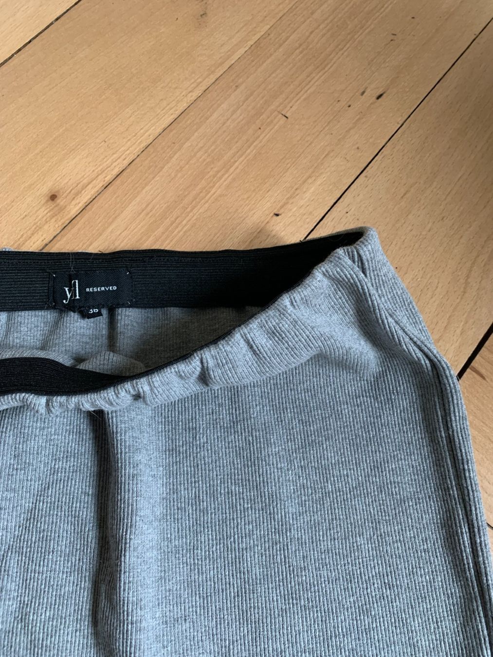 Röcke: RESERVED - Bleistiftrock hellgrau 36 – Gebraucht aus Zürich von Diazaio 1