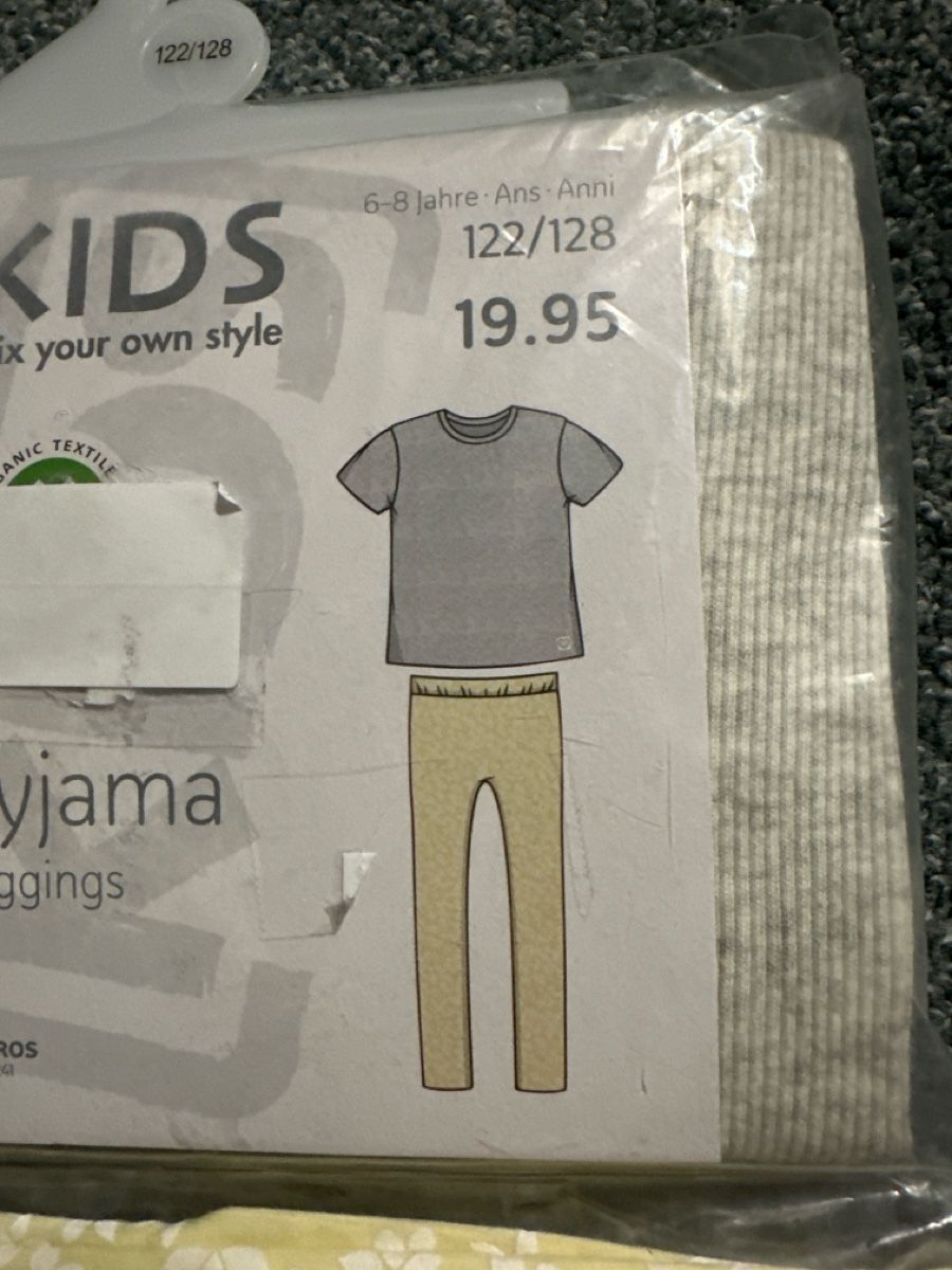 Migros Pyjamas: Pyjama neu Gr 122/128 – Neuf avec emballage d'origine à Baltschieder par YmroBe 1