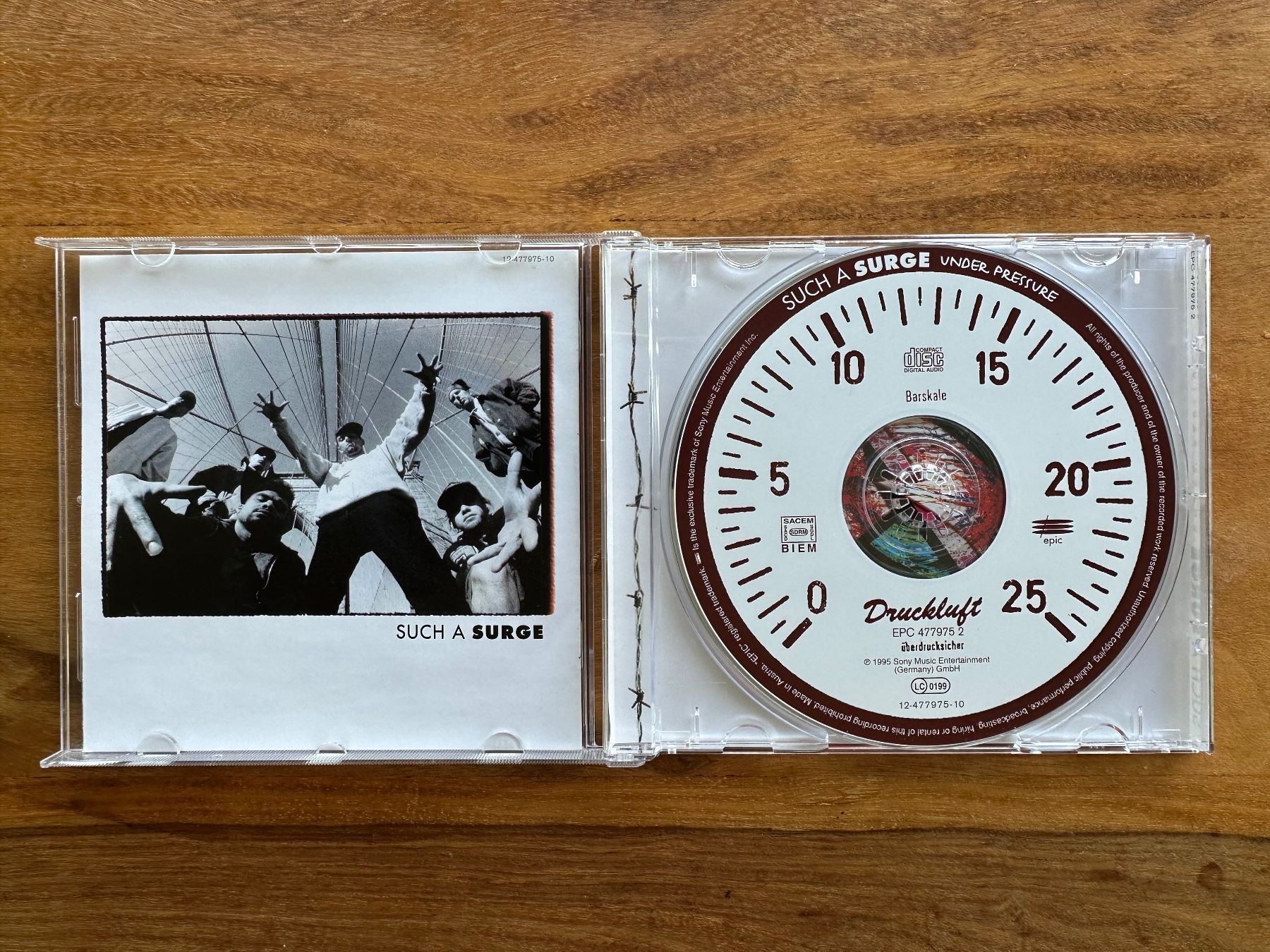 CD: Such A Surge - Under Pressure (CD Metalcore) – Usato da Horgen venduto da flyingpenguin2000 1