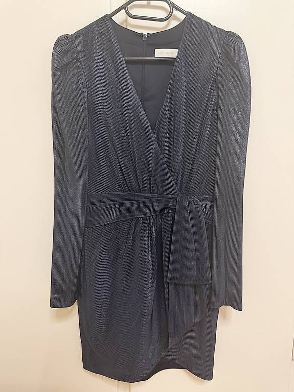 Kleider: Kleid: JONATHAN SIMKHAI SPENSER WRAP PLISSEGrösse 36/38 – Gebraucht aus Zürich von Lice1 2
