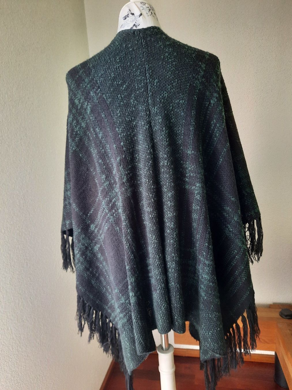 Altro in Moda donna: Damen Poncho Gr.S umgetragen – Nuovo (secondo la descrizione) da Buchs SG venduto da miska01 3