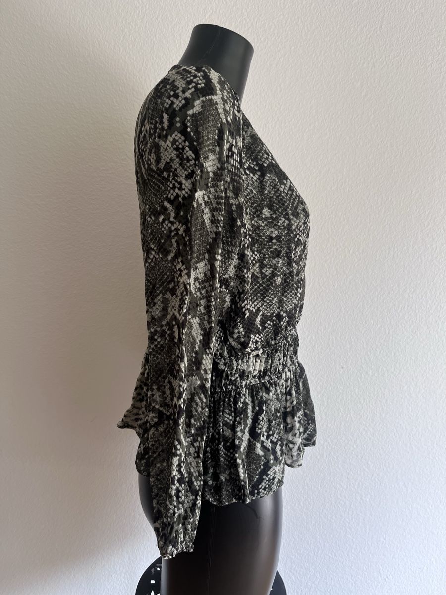 H&M Camicette: h&m Bluse mit Schlangenmuster Gr 38 – Usato da Baden venduto da Didi_sunshine 1