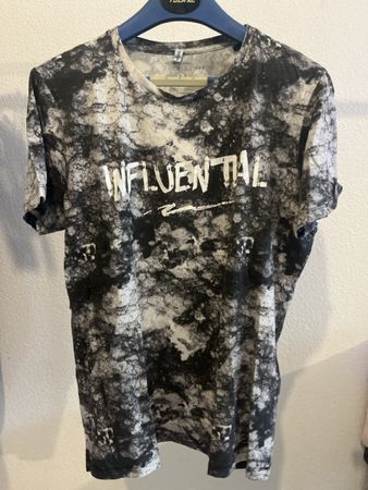 T-shirt clockhouse