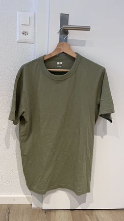 T-Shirt Uniqlo U oliv grün Grösse L guter Zustand