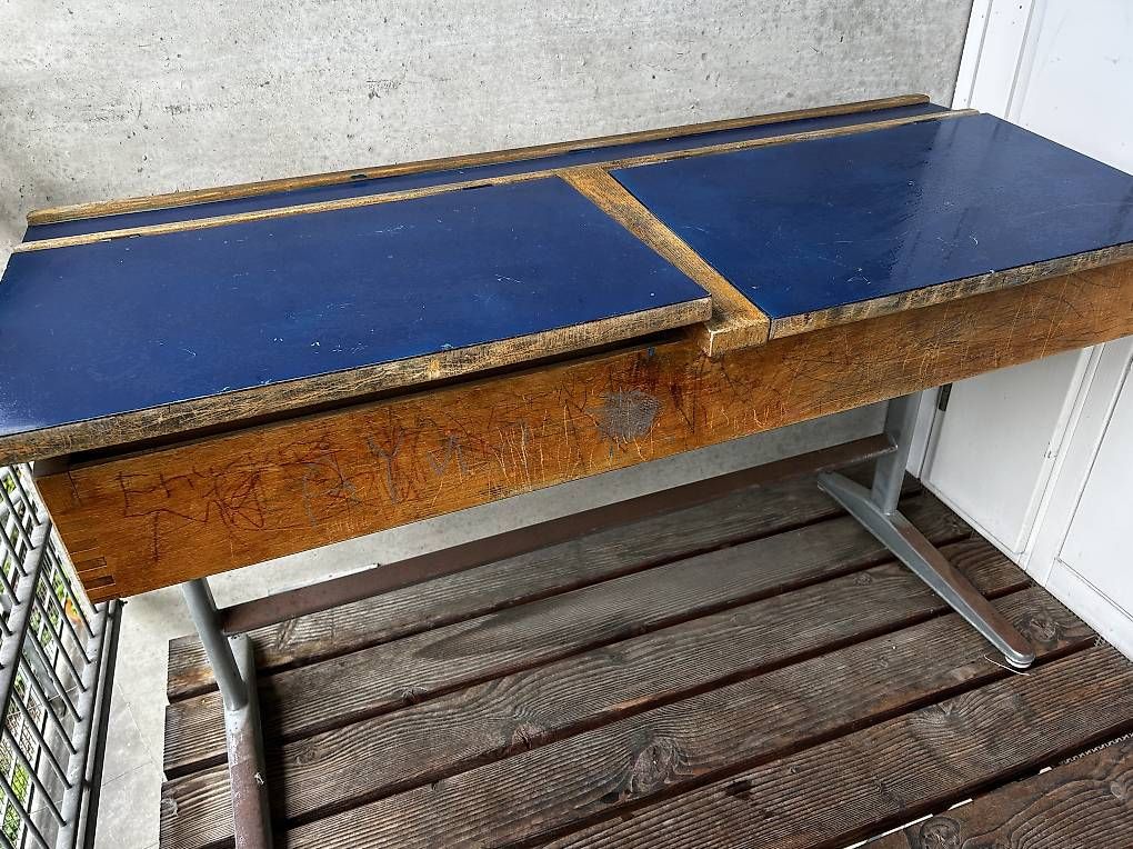 Scrivanie: altes Schulpult – Usato da Bern venduto da Stewi83