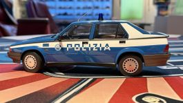 Alfa Romeo 75 Polizia, 1:18