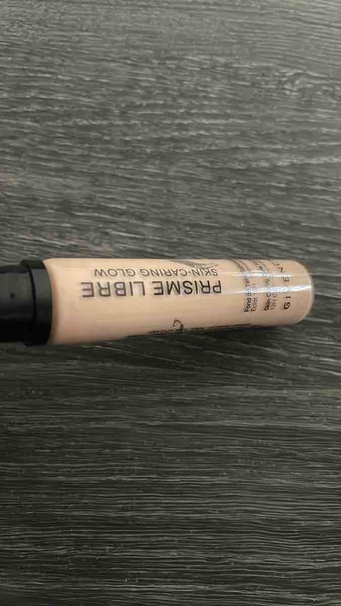 Givenchy Make-up: Givenchy Prisme Libre Skin-Caring Glow 1-C105, 15ml – Nuovo (secondo la descrizione) da Glattpark (Opfikon) venduto da Rusalkaa 2