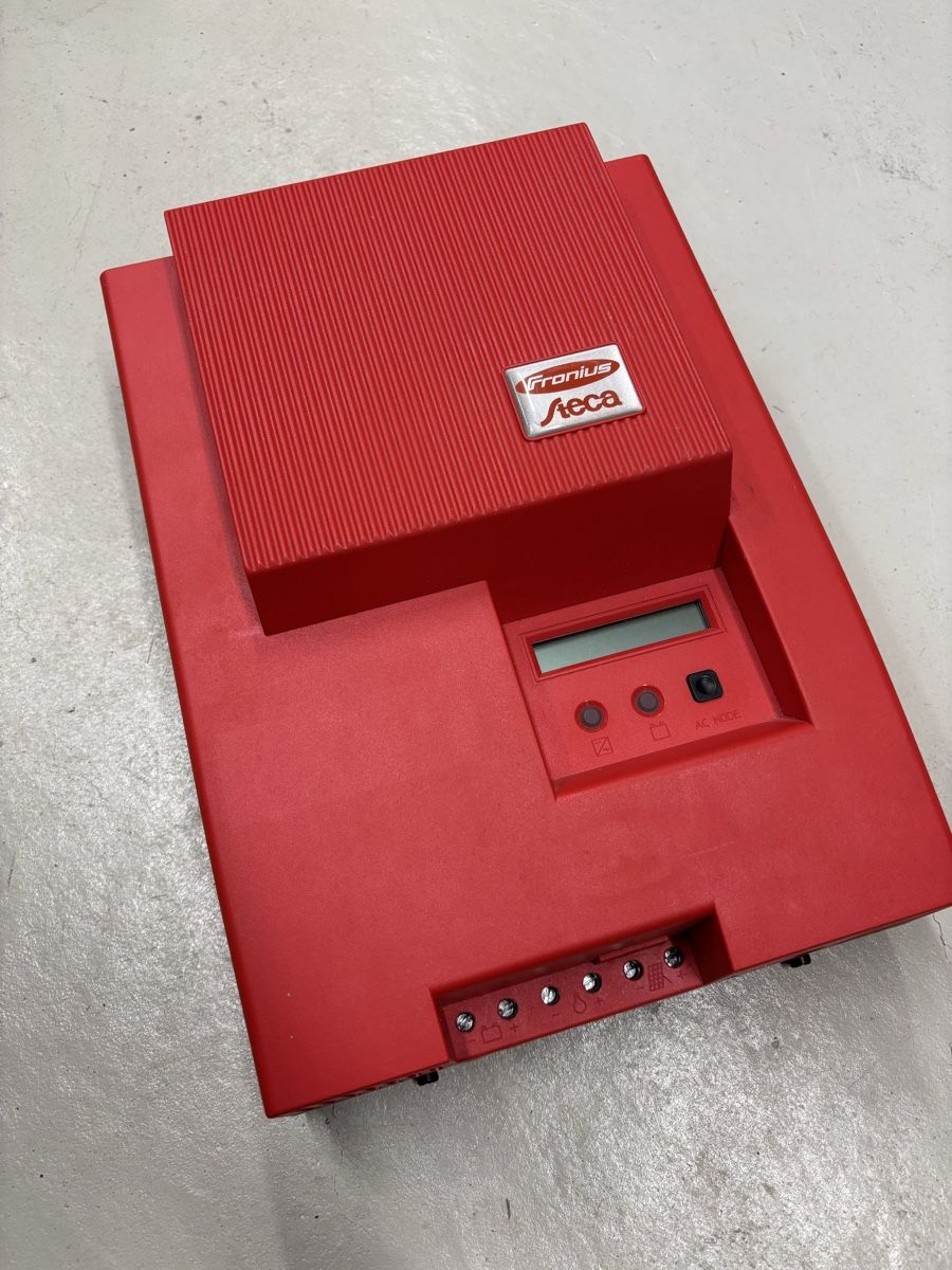 Fronius Inverter: Onduleur/chargeur Fronius Steca Solarix 550 – Usato da Cottens FR venduto da seb988