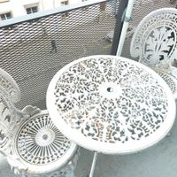 Table et 2 chaises en fonte. EN VENTE JUSQU'EN FIN SEPTEMBRE
