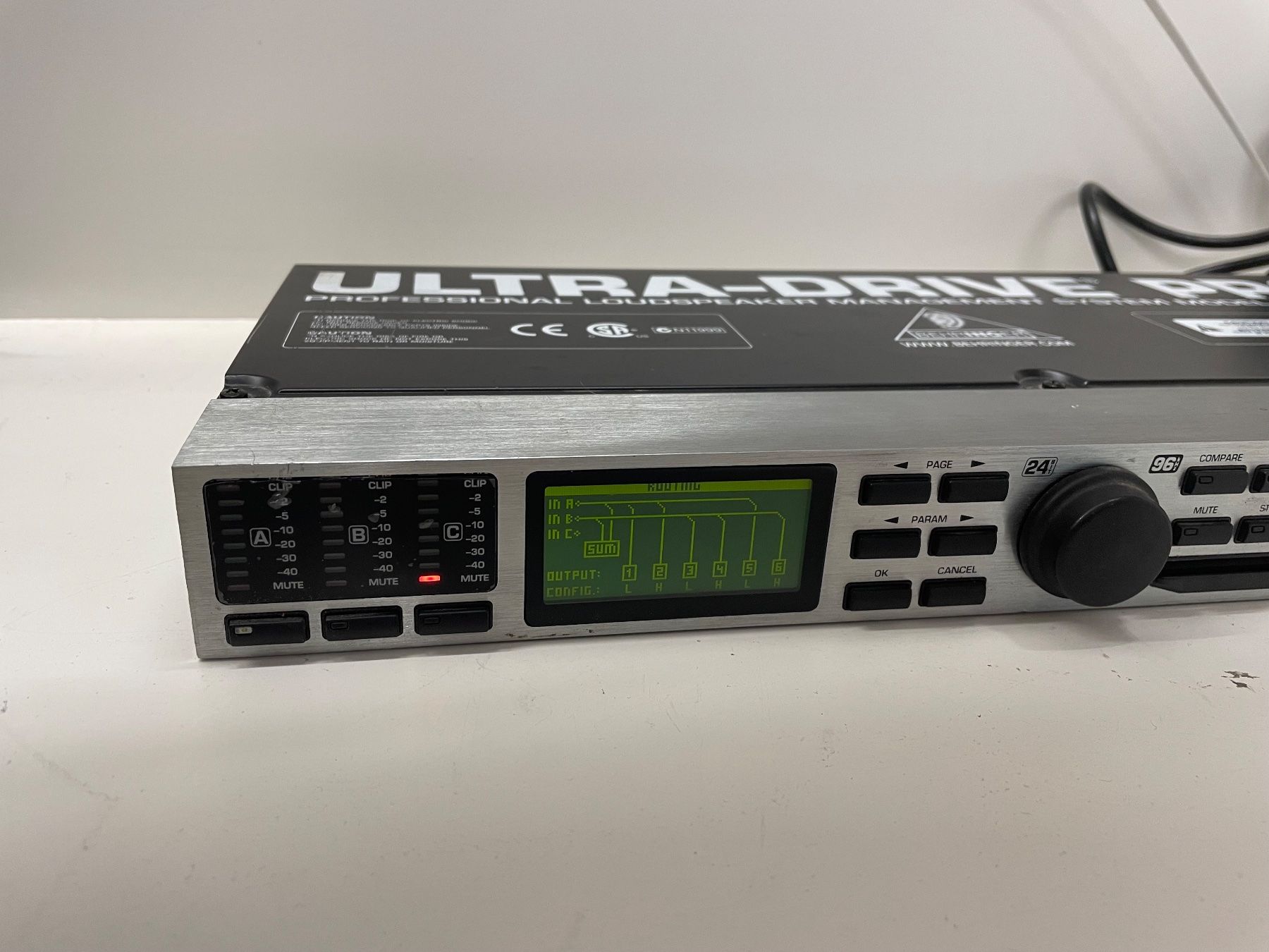 Behringer Egaliseurs: Behringer Ultradrive Pro DCX2496 – D'occasion à Zürich par haeschesnonid 2