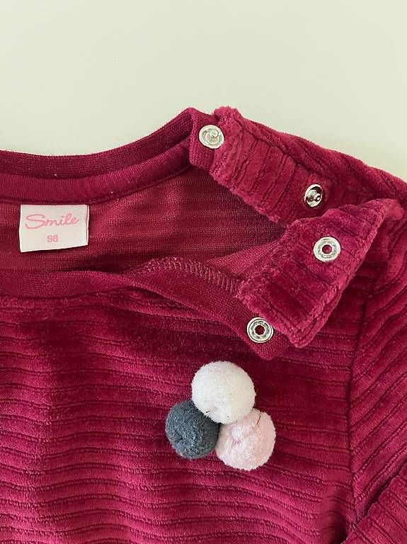 Lotti di vestiti: Set Pullover und Hose SMILE, Gr. 98, weinrot – Usato da Burgdorf venduto da wiwy51