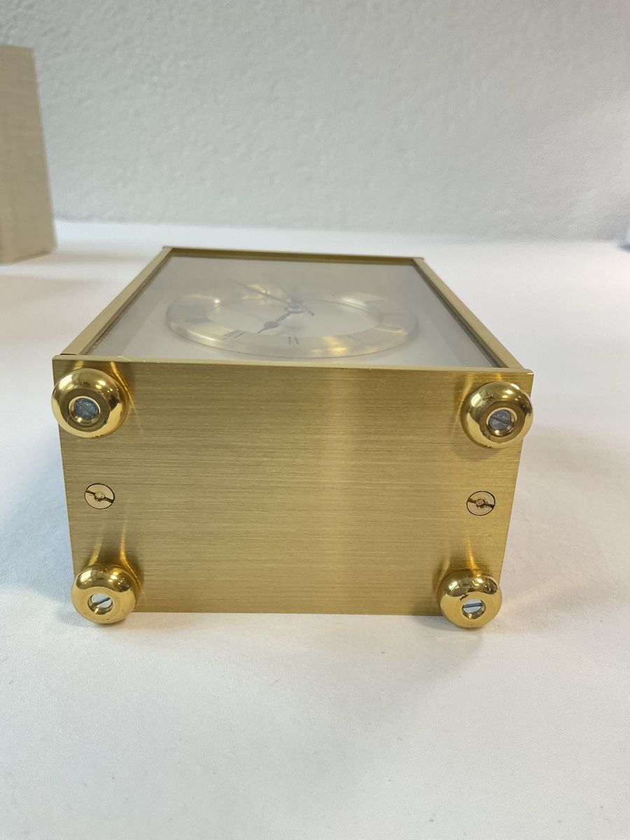 Stand- & Wanduhren: Pendulette de table, Looping new old stock avec boîte  – Gebraucht aus Malleray von Robot12 3