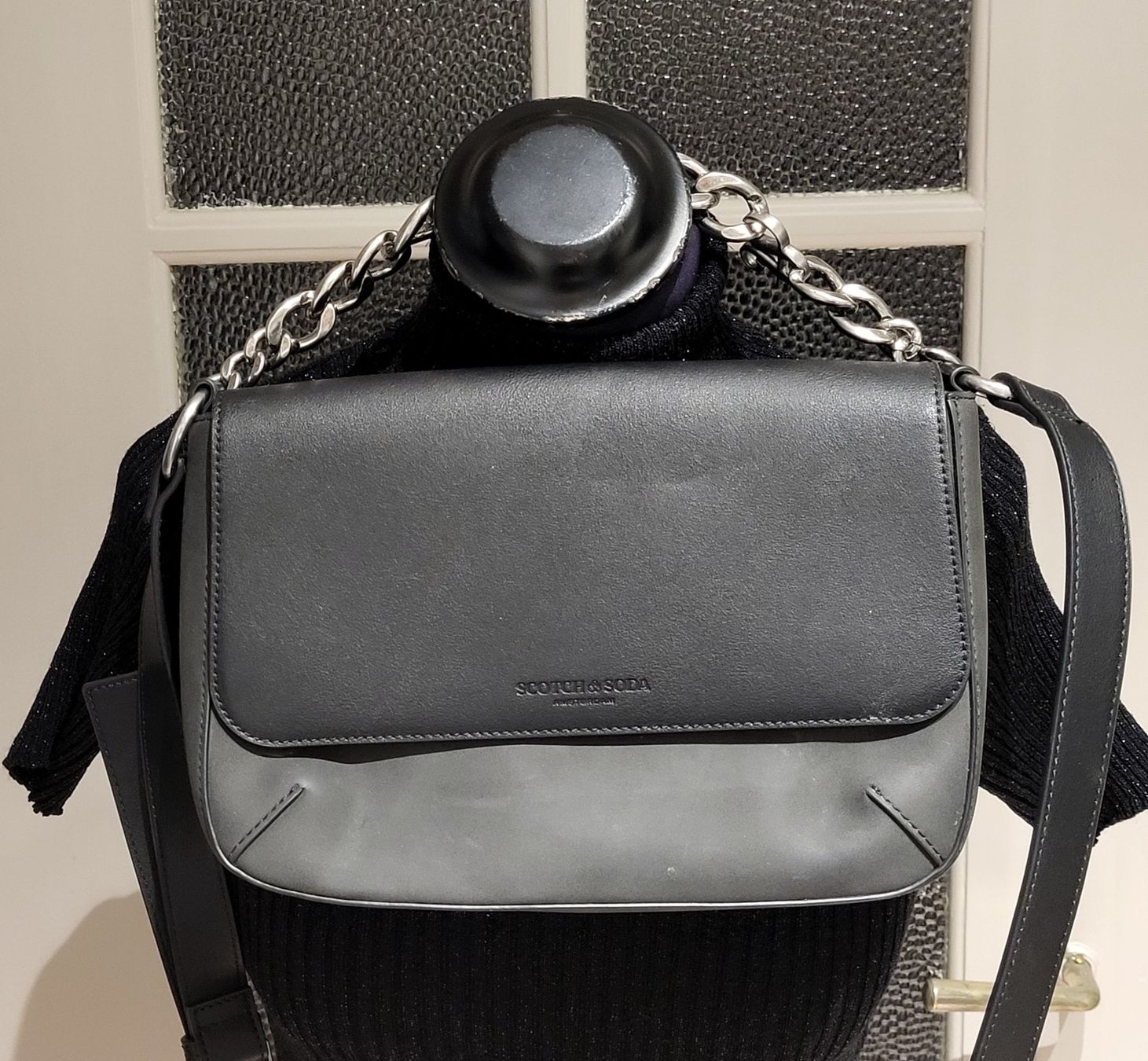 Maison Scotch Borse da donna: Schwarze Ledertasche mit Kette, Scotch&Soda – Usato da Zürich venduto da Roberto040 1
