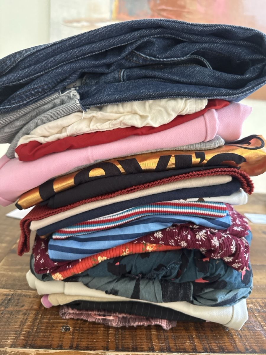 Levi's Lotti di vestiti: Kleiderpaket – Usato da Basel venduto da Faith95