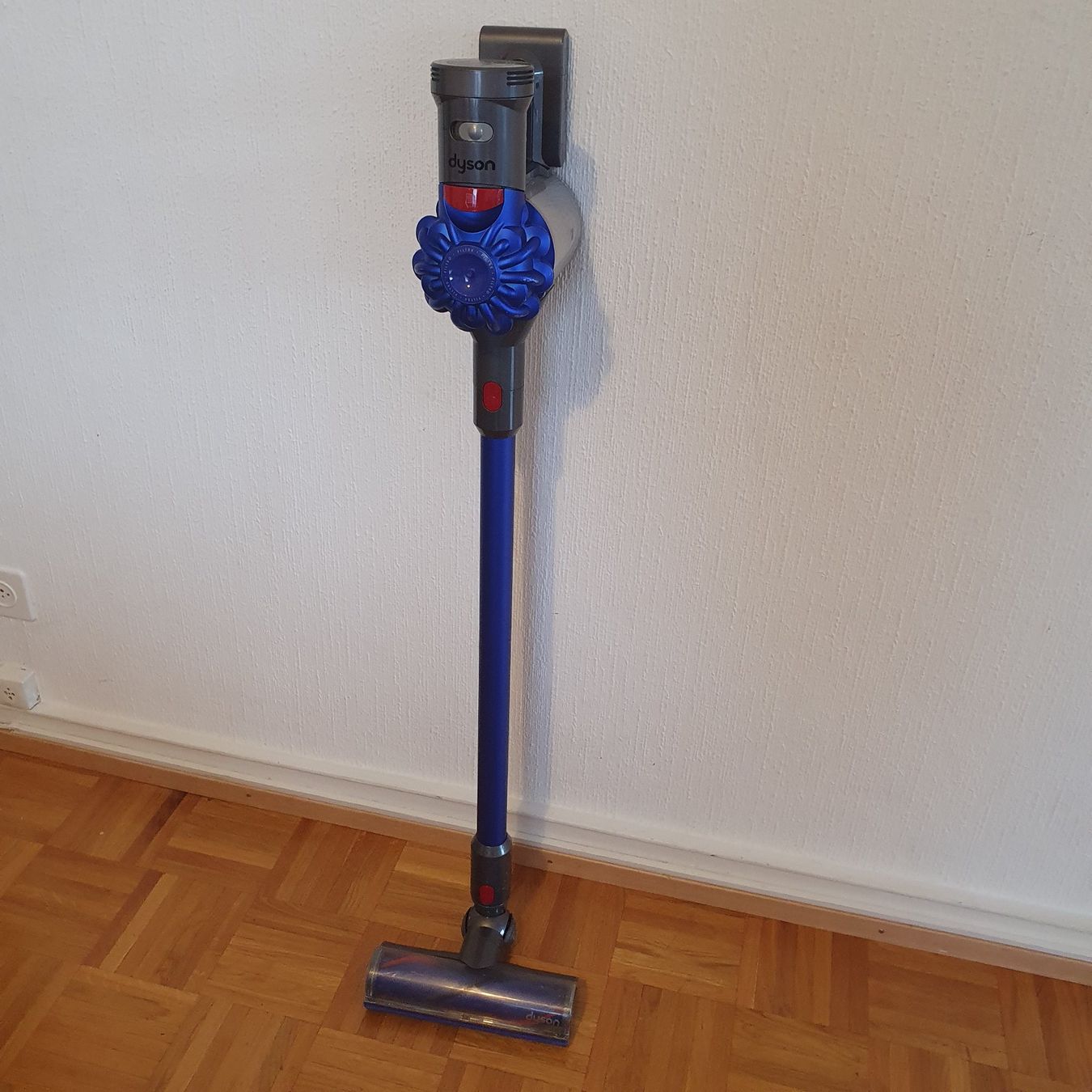Dyson Aspirapolveri & Accessori: Dyson V7 d'occasion – Usato da Prilly venduto da RoDyRe