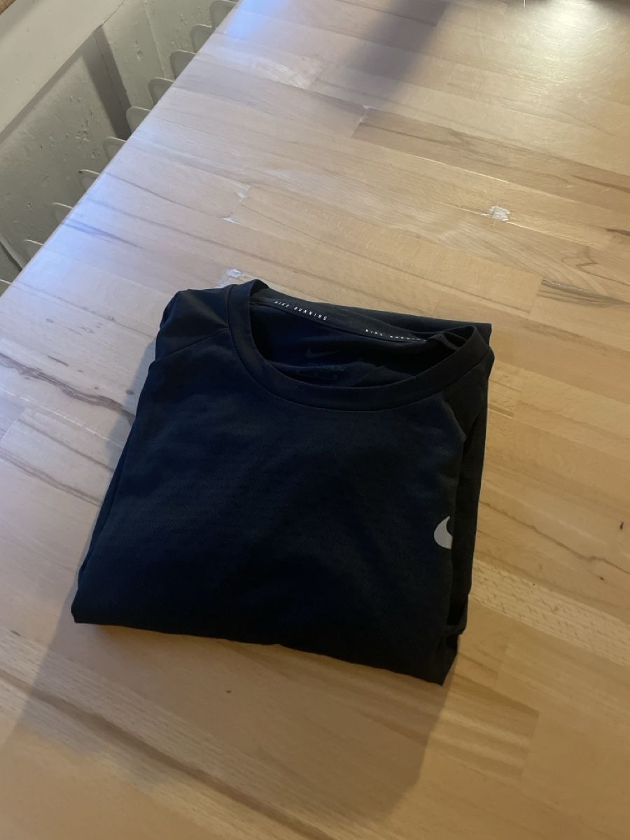 Nike T-shirt: Nike Stride Dri Fit ADV Running-Shirt M (ungetragen) – Nuovo e nell'imballaggio originale da Zürich venduto da toe_7gmv 2