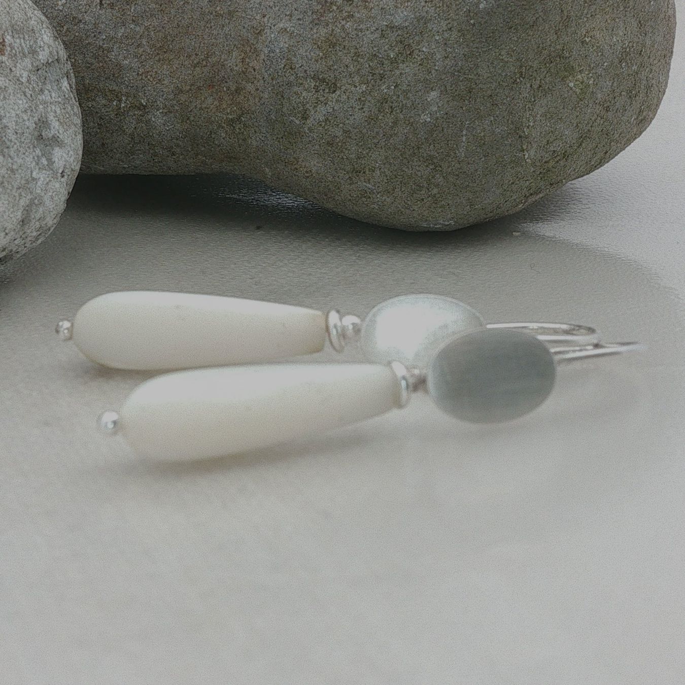 Olga Ribler Boucles d'oreille: Feine Ohrringe mit Perlmutter in Silber – Neuf (Voir description) à Luzern par Schmuckoutlet 3