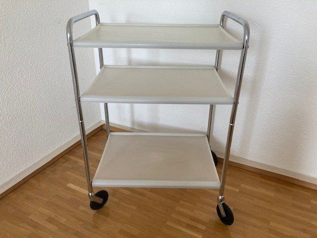 Tavoli: Rollwagen Beistelltisch für Büro oder Küche – Usato da Rapperswil SG venduto da sum_y5g5