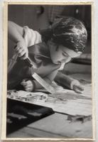 Vernacular Photography, 1950s - Kind beim Guetzli-Backen