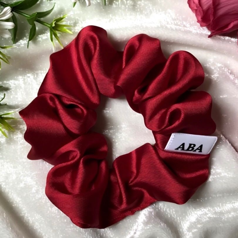 Haarschmuck: Rotwein Seide Scrunchie - Handgemachtes - Neu! – Neu und originalverpackt aus Vals von ABA-Atelier 2