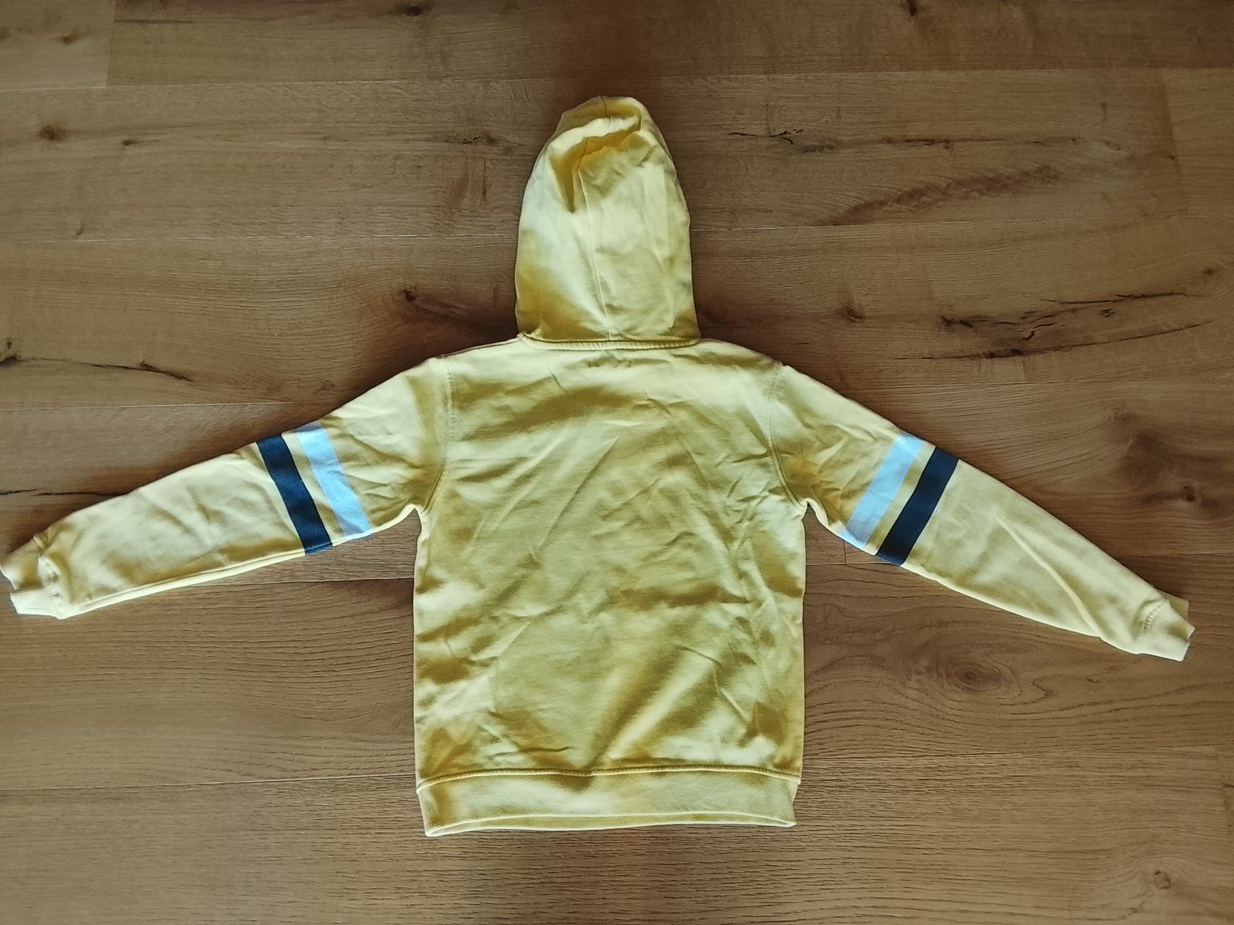 Pullover & Sweatshirts: Pullover Gr.140cm – Gebraucht aus St. Gallen von Fluros 1