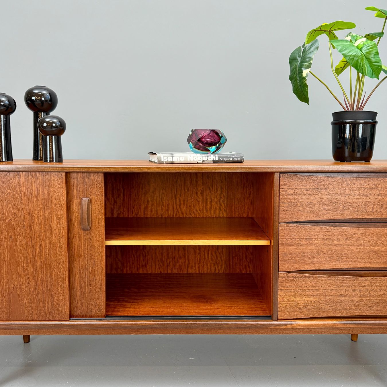 Pfister Büffets: Midcentury Teak Sideboard, CH – Gebraucht aus Uetikon am See von StudioVintage 5