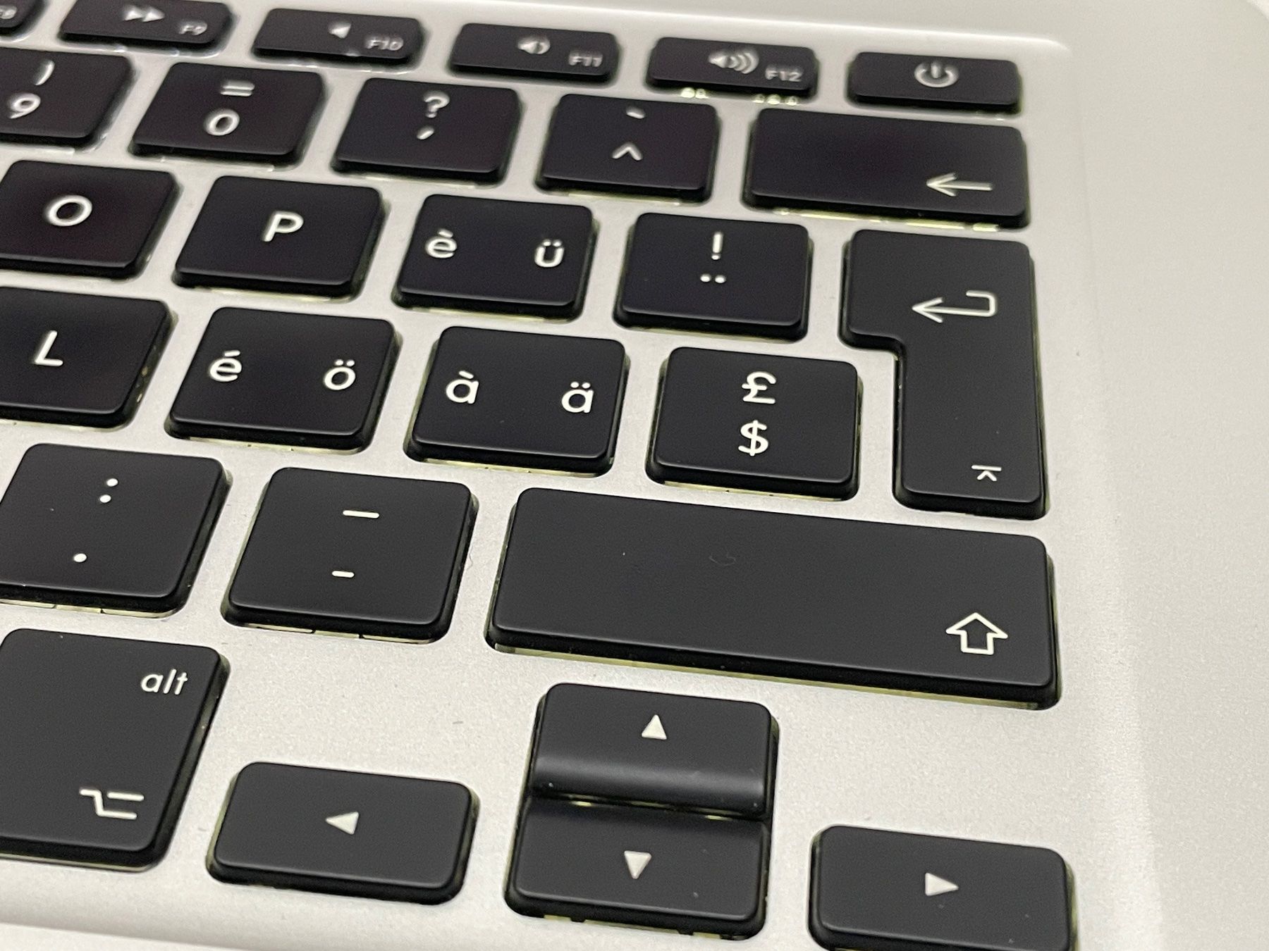 Apple Notebook: Macbook Air 13" A1466 (2012) – Usato da Pfungen venduto da gilbertfr 2