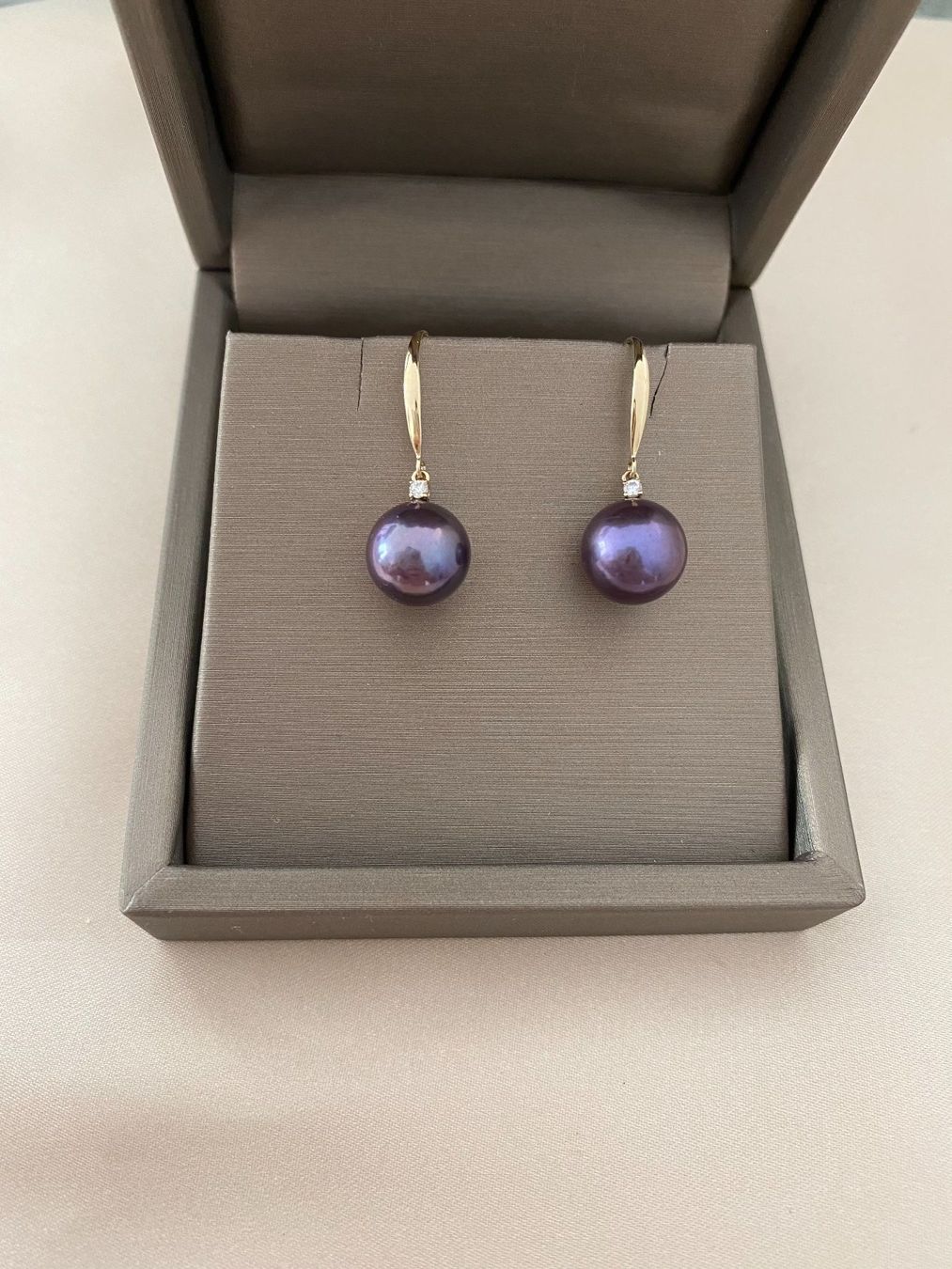 Ohrringe & -stecker: 10.5 mm echte Perlen Ohrringe 14k Gold – Neu und originalverpackt aus Sarnen von Yingsperlen1