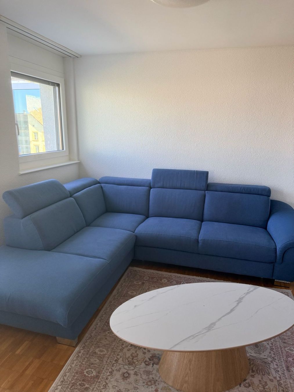 Conforama Divani: Canapé d’angle convertible avec coffre de rangement – Usato da Peseux venduto da kenan_c