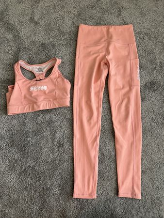 Sport Set: Leggings und Sport BH, Grösse M, Top Zustand!