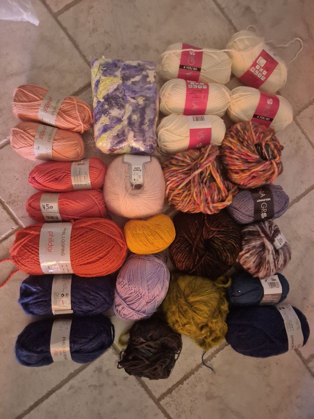 Laine: destockage laine – Neuf avec emballage d'origine à Bulle par nora169