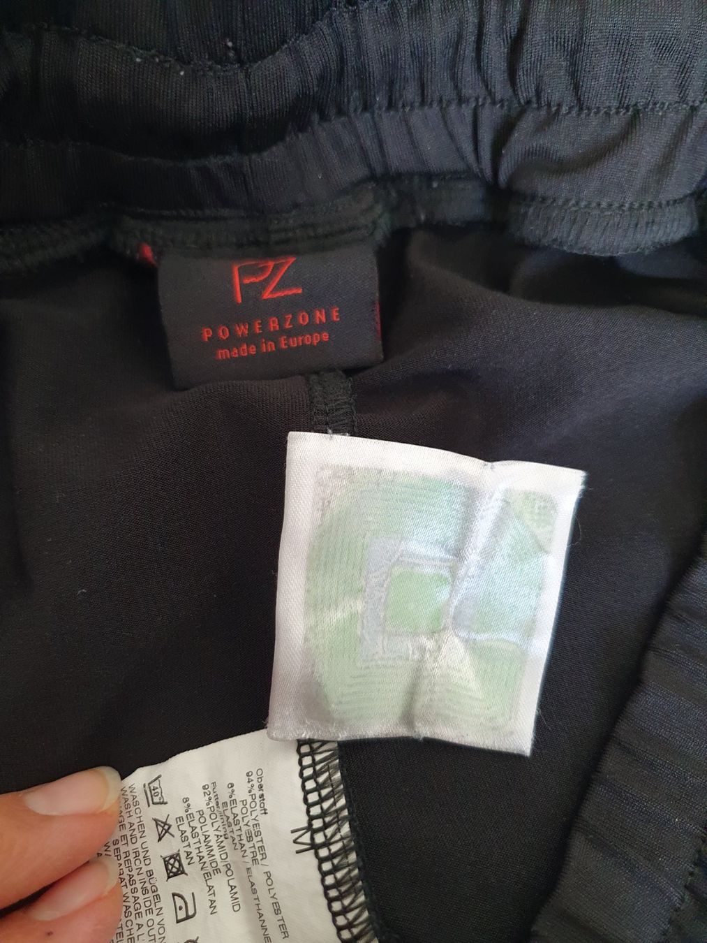 Hosen: Powerzone Running Shorts, schwarz, Gr. M – Gebraucht aus Kloten von Hektor44 3