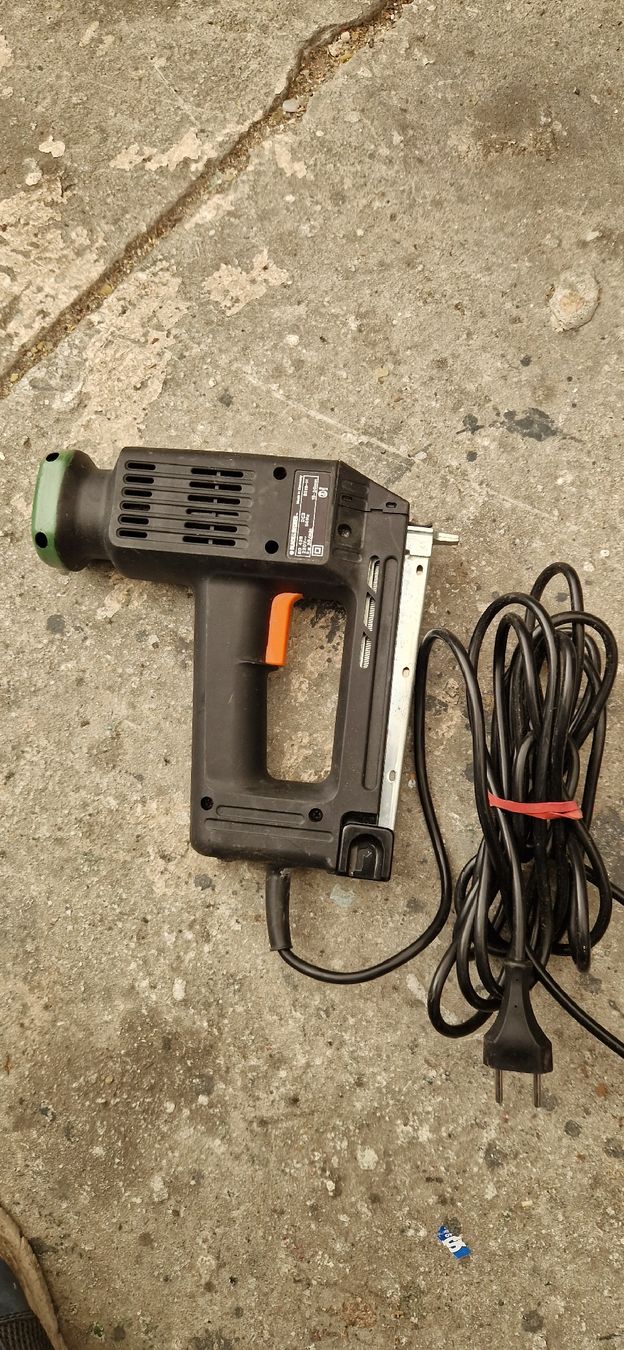 Tutte le macchine: Elektrotacker Black and Decker – Usato da Romanshorn venduto da fag_gnd6