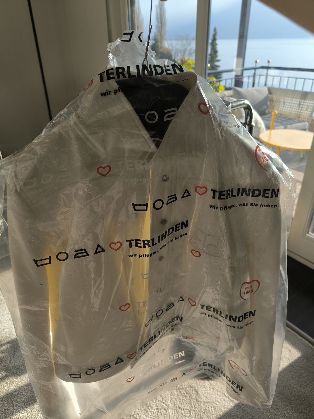 Giacche: Courrèges Paris Vinyl Jacket, Size 44 – Nuovo (secondo la descrizione) da Zug venduto da LindaManga 7