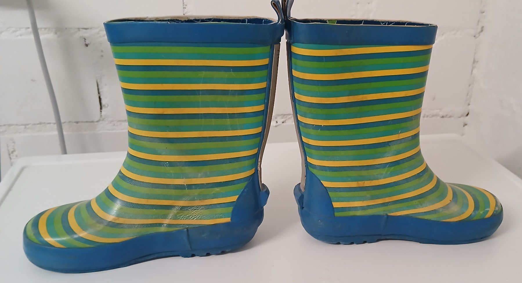 Scarpe per ragazzi: Gummistiefel gestreift Grösse 28 – Usato da Sissach venduto da mar_xc7r 1