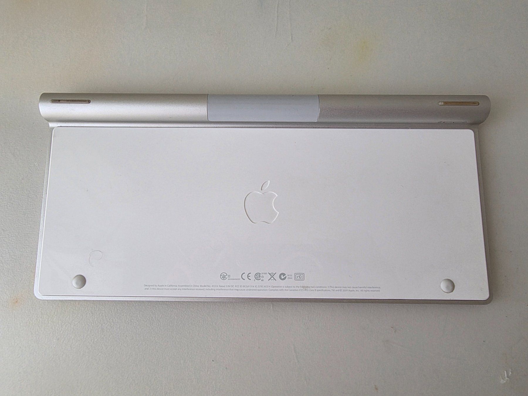Apple Tastiere: Apple Wireless Keyboard Modell A1314 Schweizer Layout – Usato da Cham venduto da atv0 1
