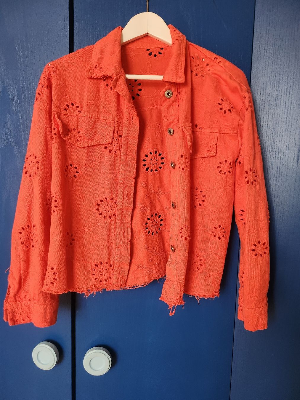 Giacche: Jeansjacke mit Blumenmuster – Nuovo (secondo la descrizione) da Forch venduto da ang_bhq6