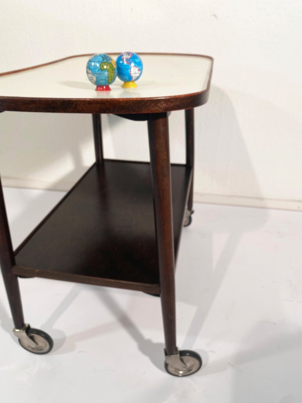 Carrelli di servizio: Midcentury Servierrolly – Usato da Beringen venduto da Kultgut 5